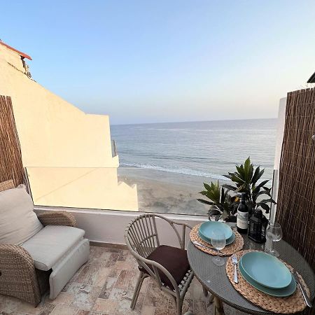 Ocean Views - Beach Apartment Паталавака Екстер'єр фото