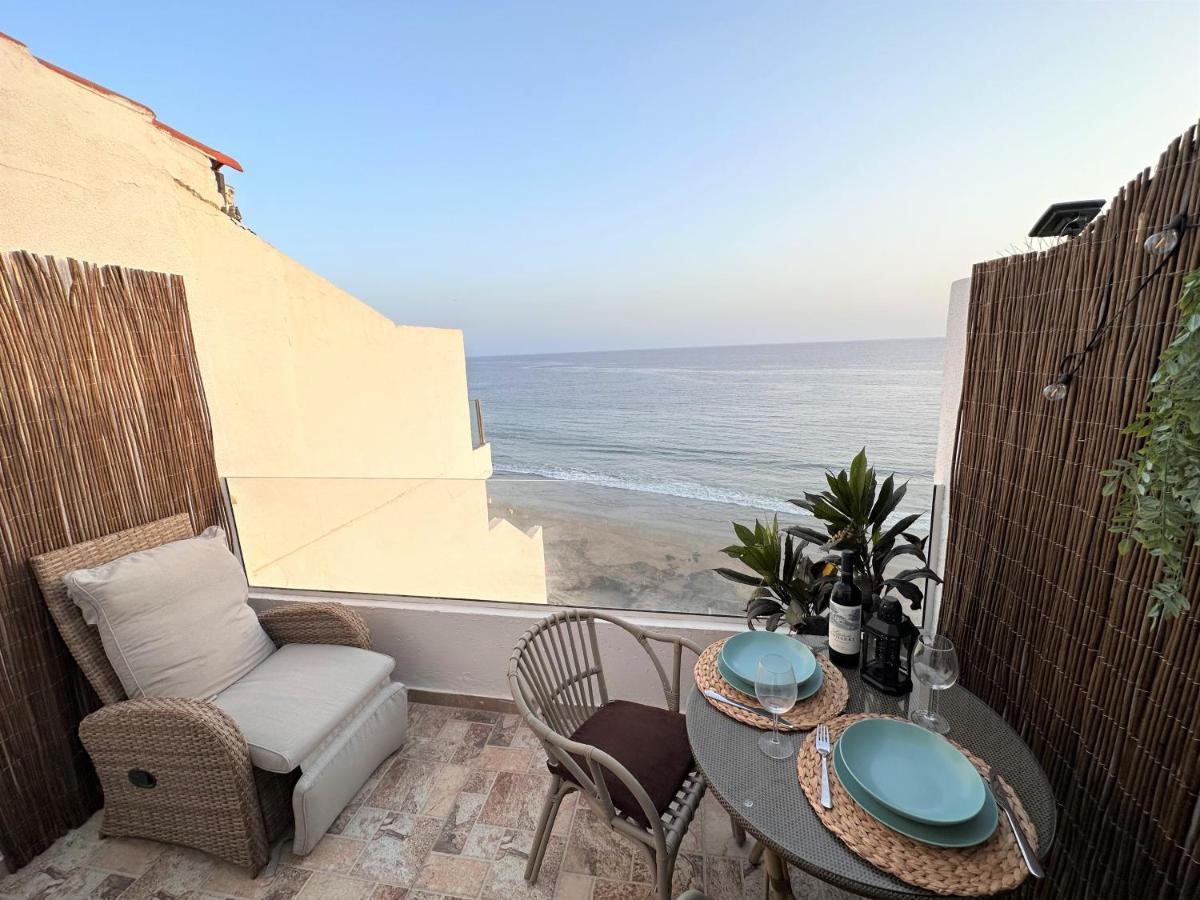 Ocean Views - Beach Apartment Паталавака Екстер'єр фото