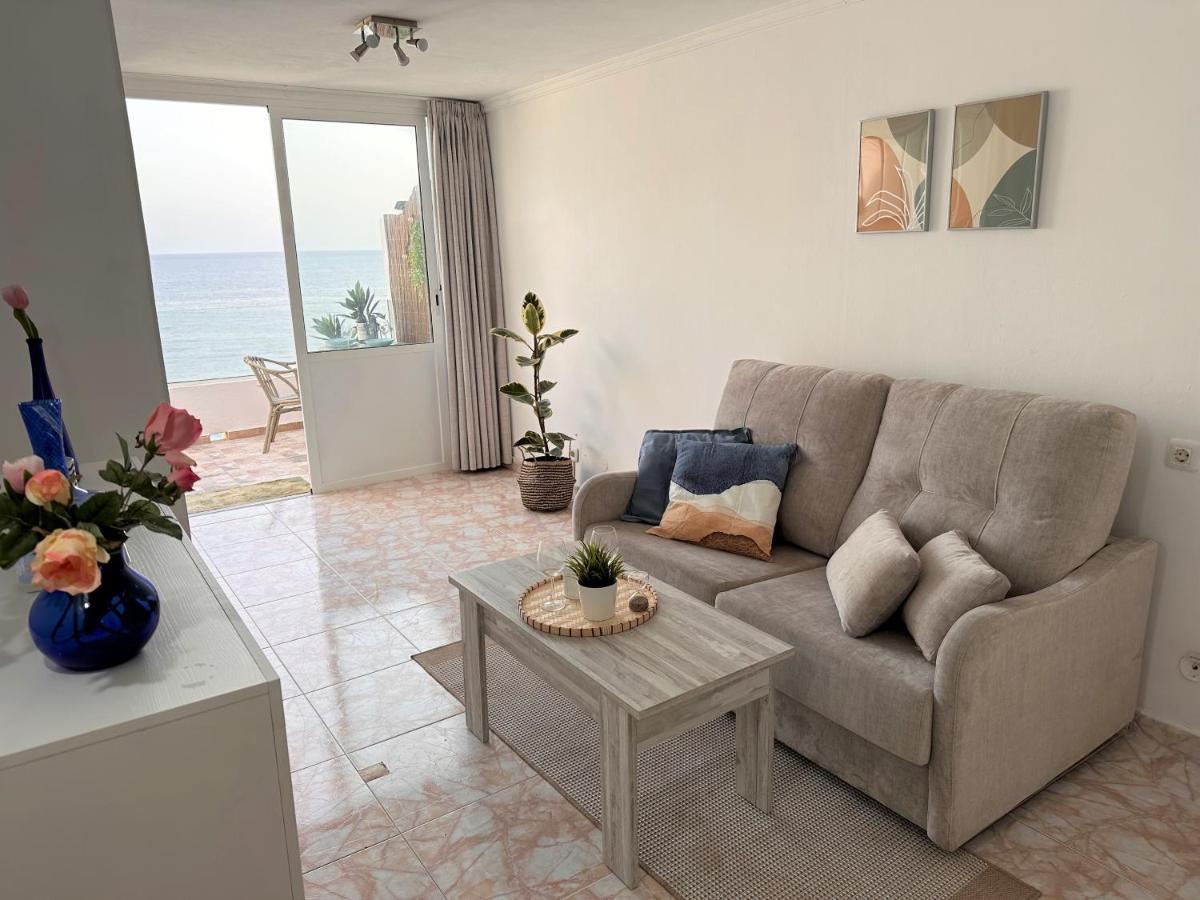 Ocean Views - Beach Apartment Паталавака Екстер'єр фото